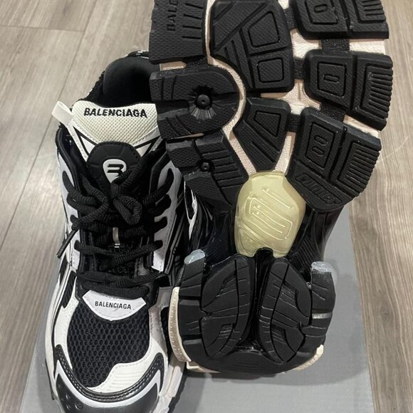 Balenciaga Men's Trainers - Picture 5 of 7